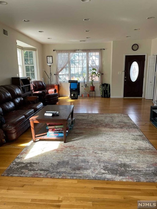 37 Vanderburgh Ave #b, Rutherford, NJ 07070