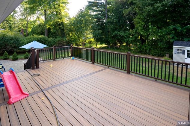 767 June Dr, Paramus NJ  07652-2321 exterior