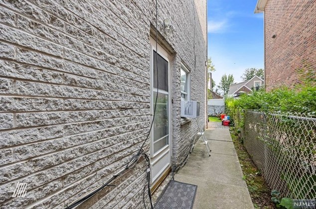 394 Lawton Ave #2b, Cliffside Park, NJ 07010