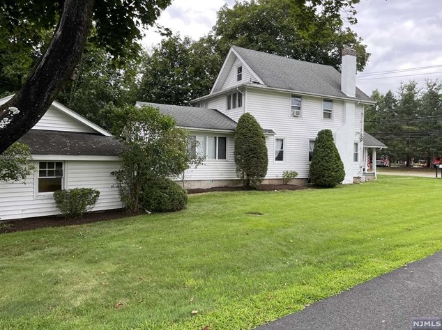 96 E Allendale Rd, Upper Saddle River, NJ 07458
