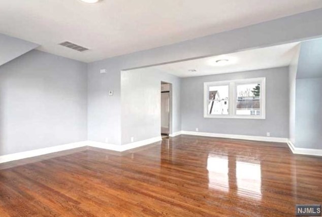 22 Kossuth St #2, Wallington, NJ 07057