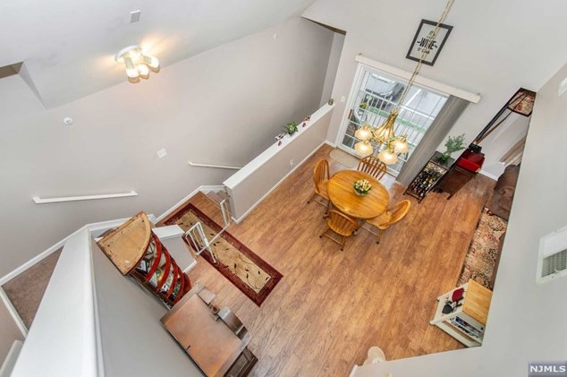 257 Winthrop Dr, Kinnelon, NJ 07405