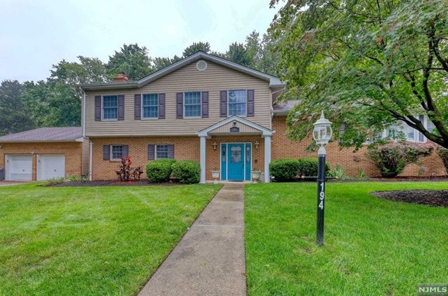 194 Palisade Ave, Westwood, NJ 07675-2515