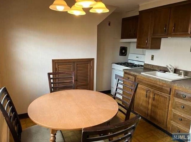 198 Charlton Ave, Lodi NJ  07644-3506 exterior