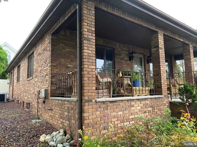 63 Grand Ave, Rutherford, NJ 07070