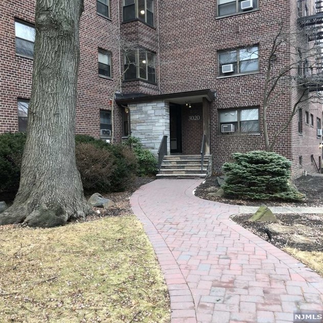 3091 Edwin Ave #2j, West Fort Lee, NJ 07024