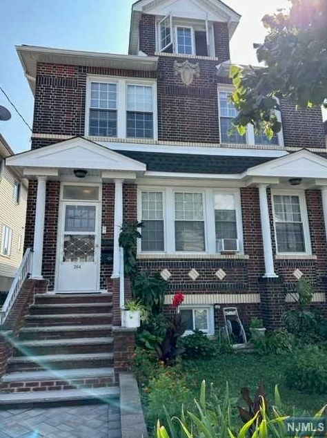 264 Morningside Ave, Cliffside Park, NJ 07010
