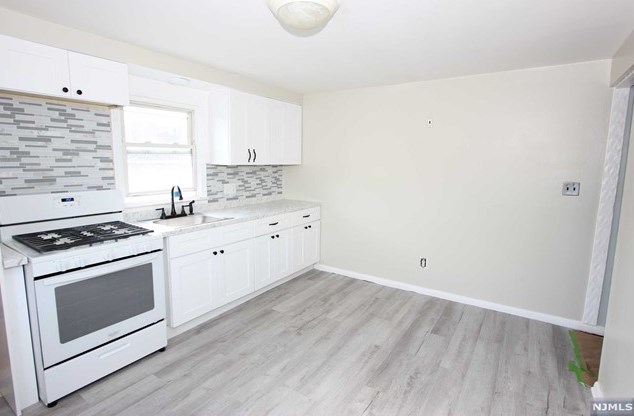 2 Martha Ave #2, Elmwood Park, NJ 07407