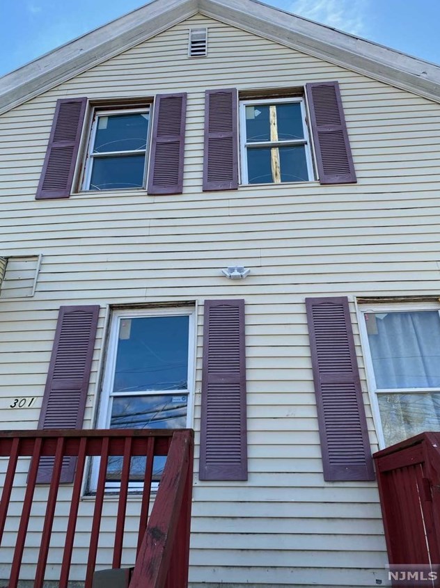 301 W Broadway, Paterson, NJ 07522