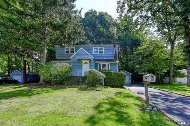 619 Hickory St, Westwood, NJ 07676
