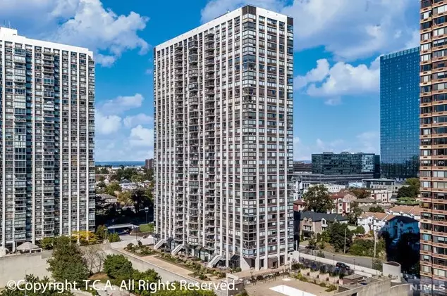 200 Old Palisade Rd, West Fort Lee NJ 07024-7056 exterior