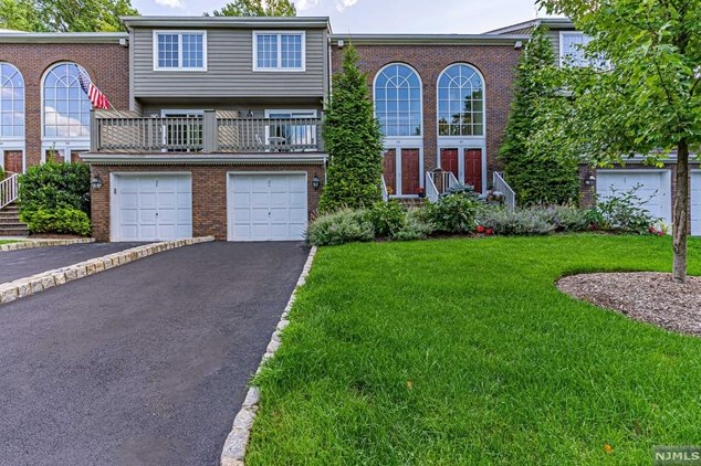 26 Dorset Cir, West Caldwell, NJ 07006-6123