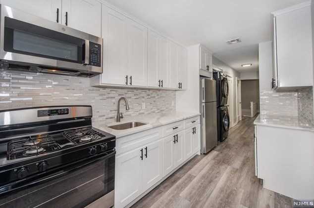 10 E Fort Lee Rd # 2, Bogota, NJ