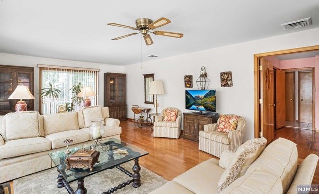 379 Washington Ave, Rutherford NJ  07070-1041 exterior