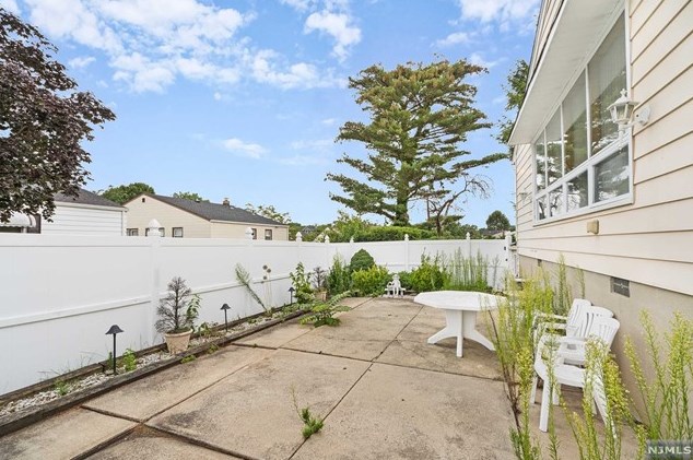 379 Washington Ave, Rutherford NJ  07070-1041 exterior