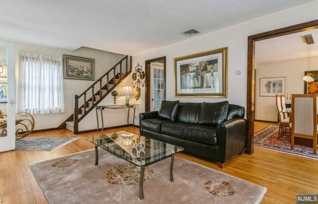35 Morris Rd, Tenafly, NJ 07670
