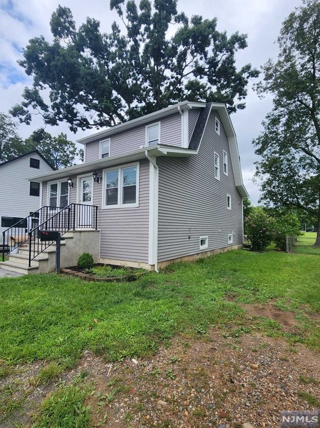 48 Westervelt St, Wayne, NJ 07470