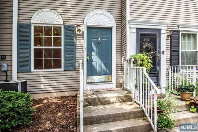 2402 Richard Ct, Mahwah, NJ 07430