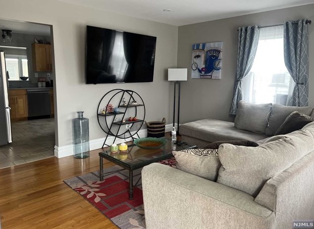 86 Bloomfield Ave, Edison NJ  08837-3324 exterior