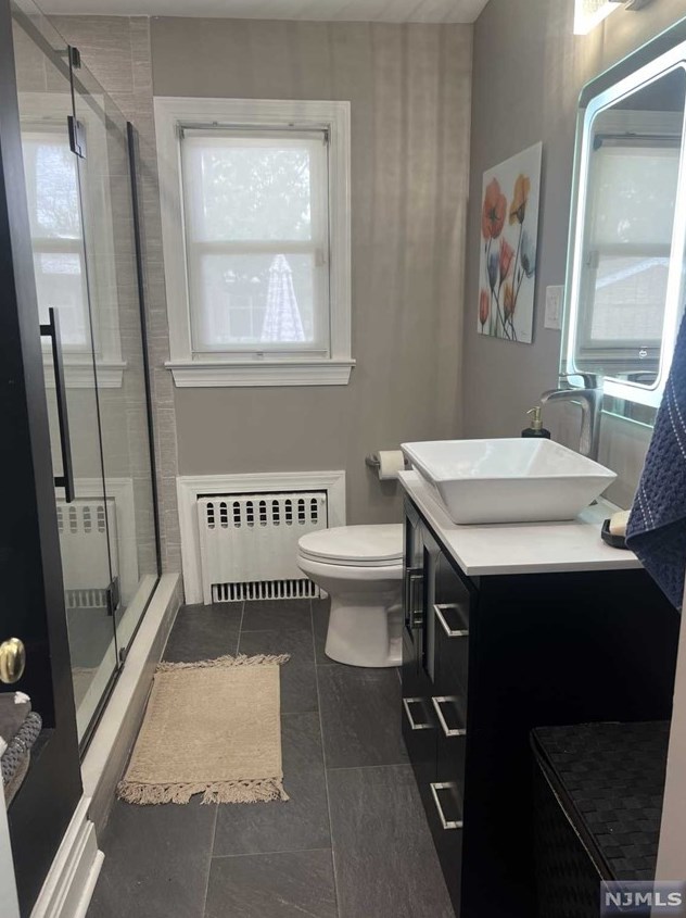 86 Bloomfield Ave, Edison NJ  08837-3324 exterior