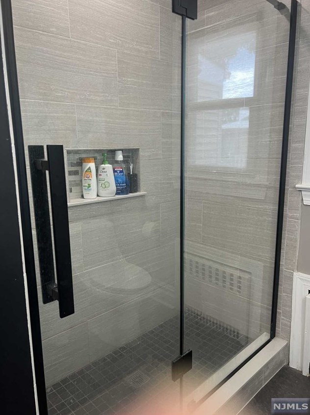 86 Bloomfield Ave, Edison NJ  08837-3324 exterior