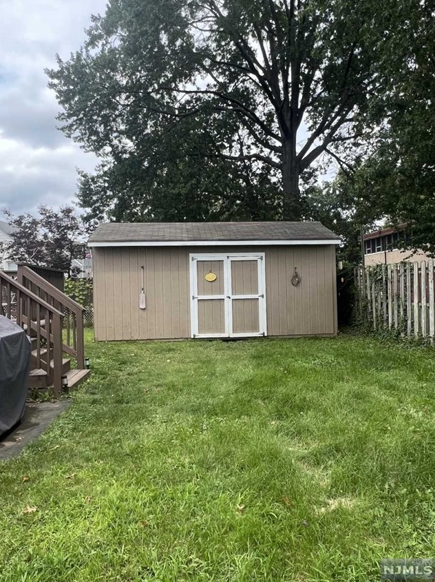 86 Bloomfield Ave, Edison NJ  08837-3324 exterior