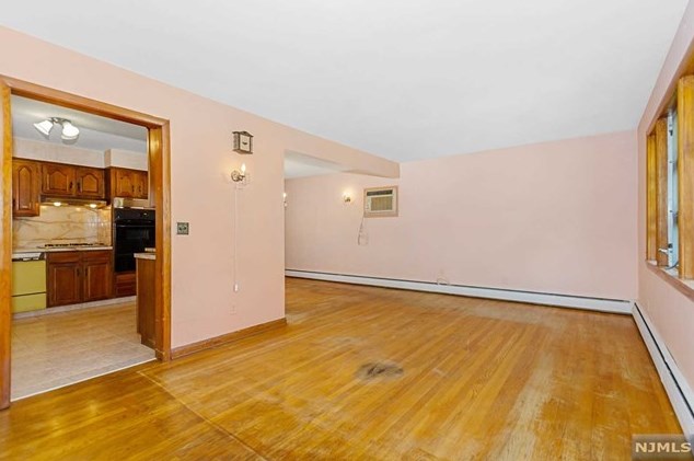 706 Nugent St, Paramus, NJ 07652