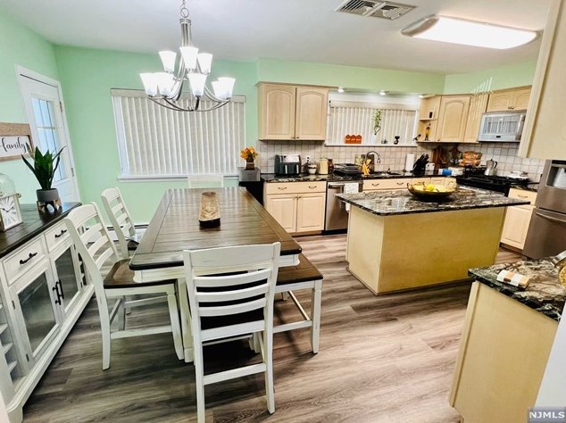 22 Beech St, Hillsdale, NJ 07642