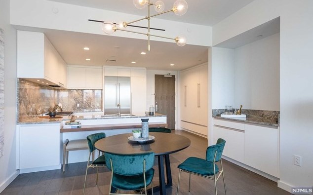 320 Adolphus Ave #ph 04, Cliffside Park, NJ 07010