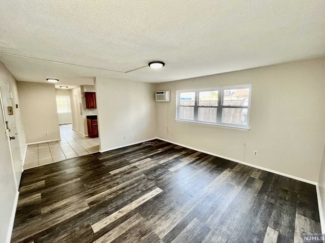 527-529 Kearny Ave #8, Kearny, NJ 07032