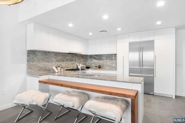 320 Adolphus Ave #1105, Cliffside Park, NJ 07010