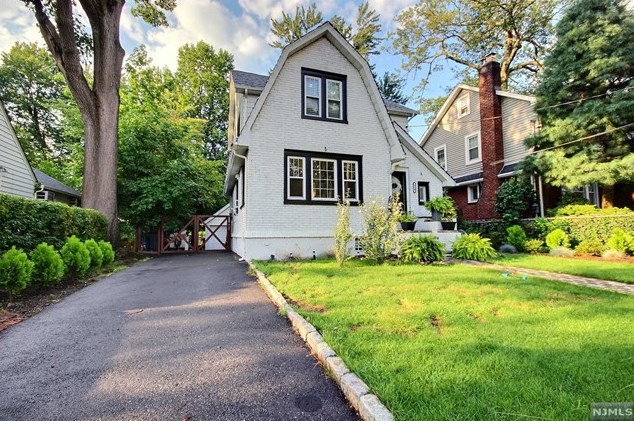 224 E Madison Ave, Dumont, NJ 07628