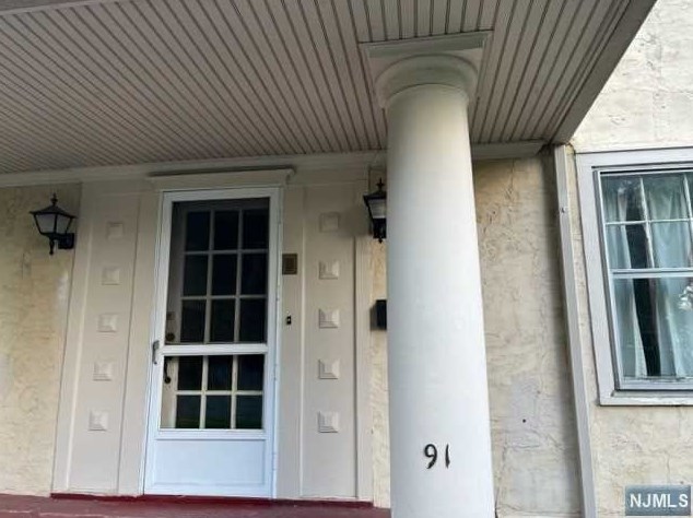 91 1st St #2nd Floor, Ho Ho Kus, NJ 07423