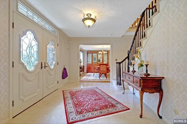 24 Crestview Terrace, Montvale, NJ 07645