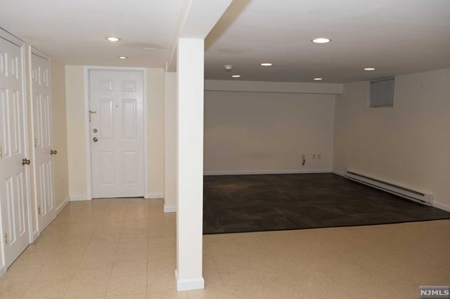218 Kingsland Ave, Lyndhurst, NJ 07071