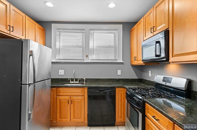 221 Devon St #2, Kearny, NJ 07032