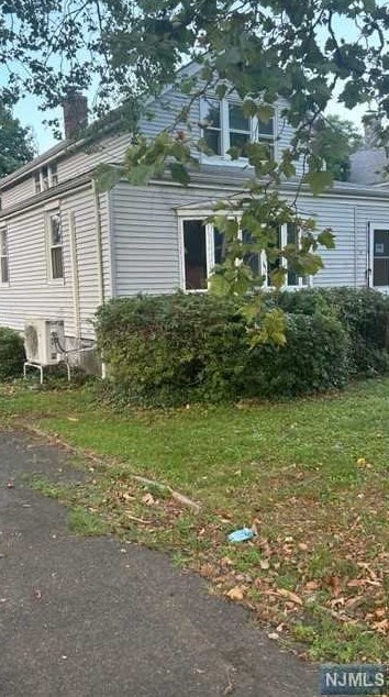 51 Oakdene Ave, Teaneck, NJ 07666