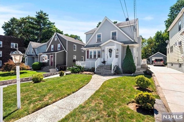 492 Marlboro Rd, Wood-Ridge, NJ 07075