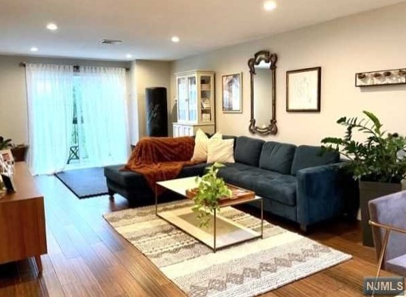 99 Teaneck Rd #304, Ridgefield Park, NJ 07660