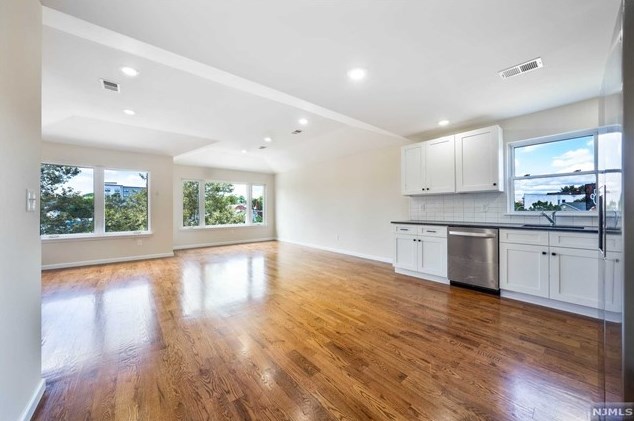 78 Ridgewood Ave, Newark NJ  07108-2518 exterior