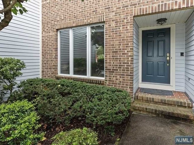 25 Aynsley Ct, Montville Township, NJ 07045-9013