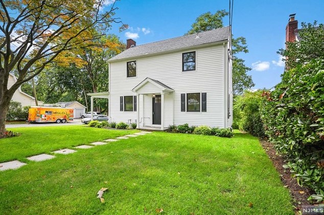 586 Palisade Ave, Teaneck, NJ 07666