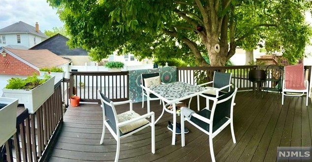 214 Columbus Pl, Cliffside Park, NJ 07010