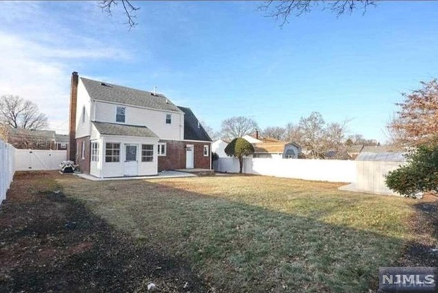 462 Blanchard Ter, Hackensack NJ  07601-1428 exterior