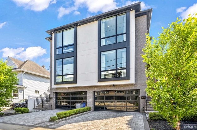 288 Myrtle Ave, West Fort Lee, NJ 07024