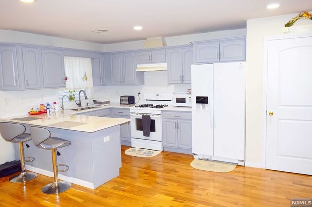 221-223 Weequahic Ave, Newark, NJ 07112