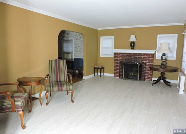 474 Colonial Ter, Hackensack, NJ 07601-1402