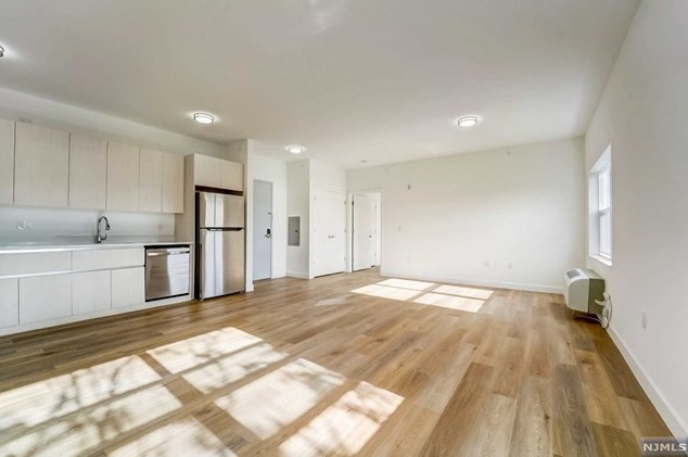 48 Chadwick St #402, Paterson, NJ 07503