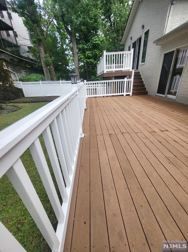 315 14th St, Palisades Park, NJ 07650