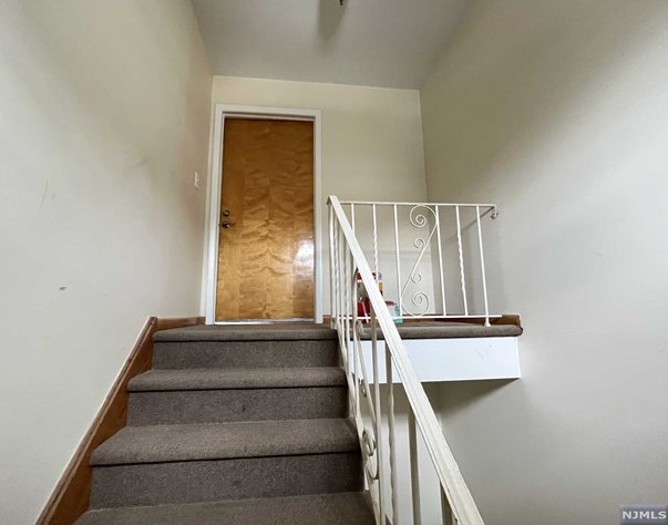 275 Lafayette Ave, Cliffside Park, NJ 07010